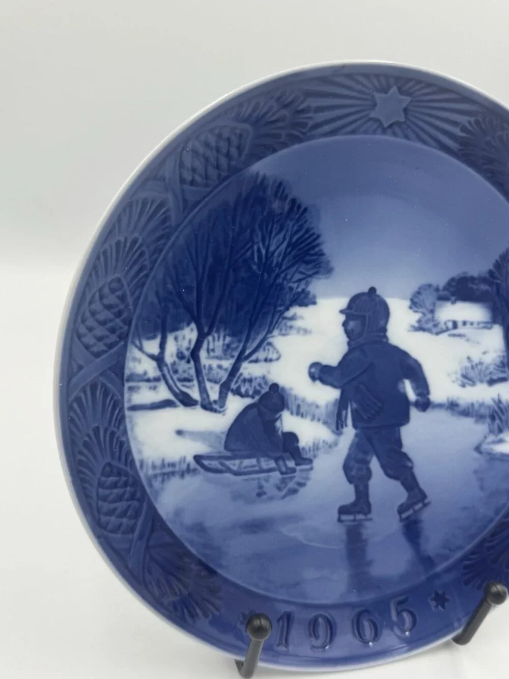 Royal Copenhagen 1965 Christmas Plate Little Skaters Kai Lange Denmark MINT